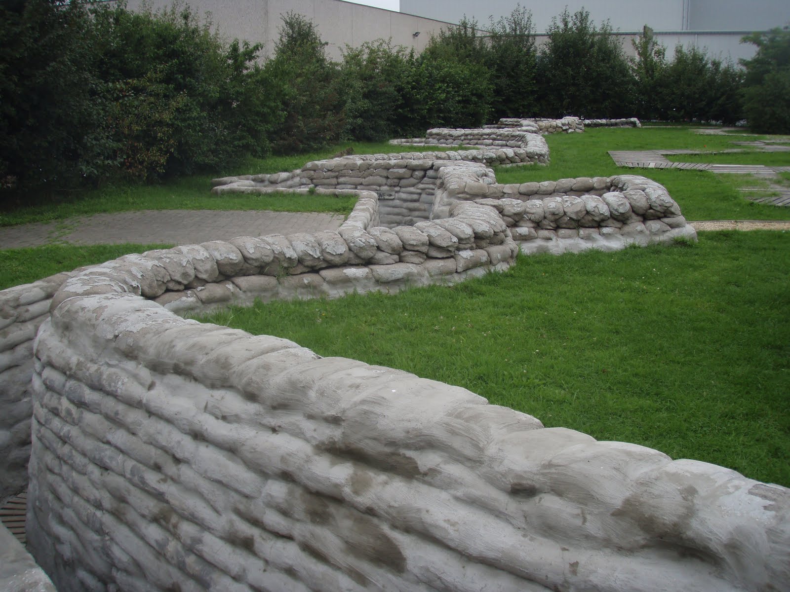 reconstruction of shallow trench with sandbag top Ypres 003