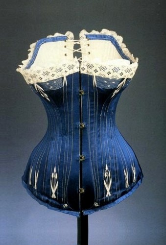 Corset in blue silk circa 1890 339x500